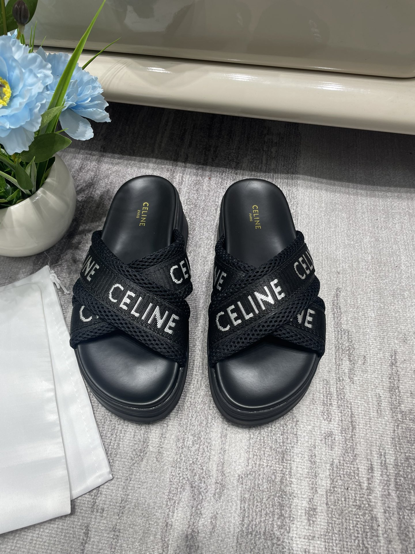 C-E Heavy-soled letter drag