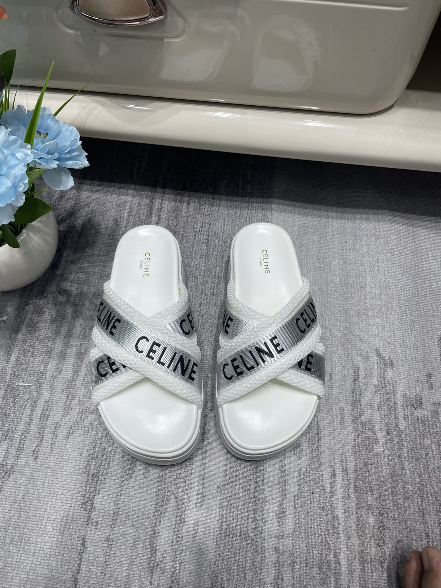 C-E Heavy-soled letter drag