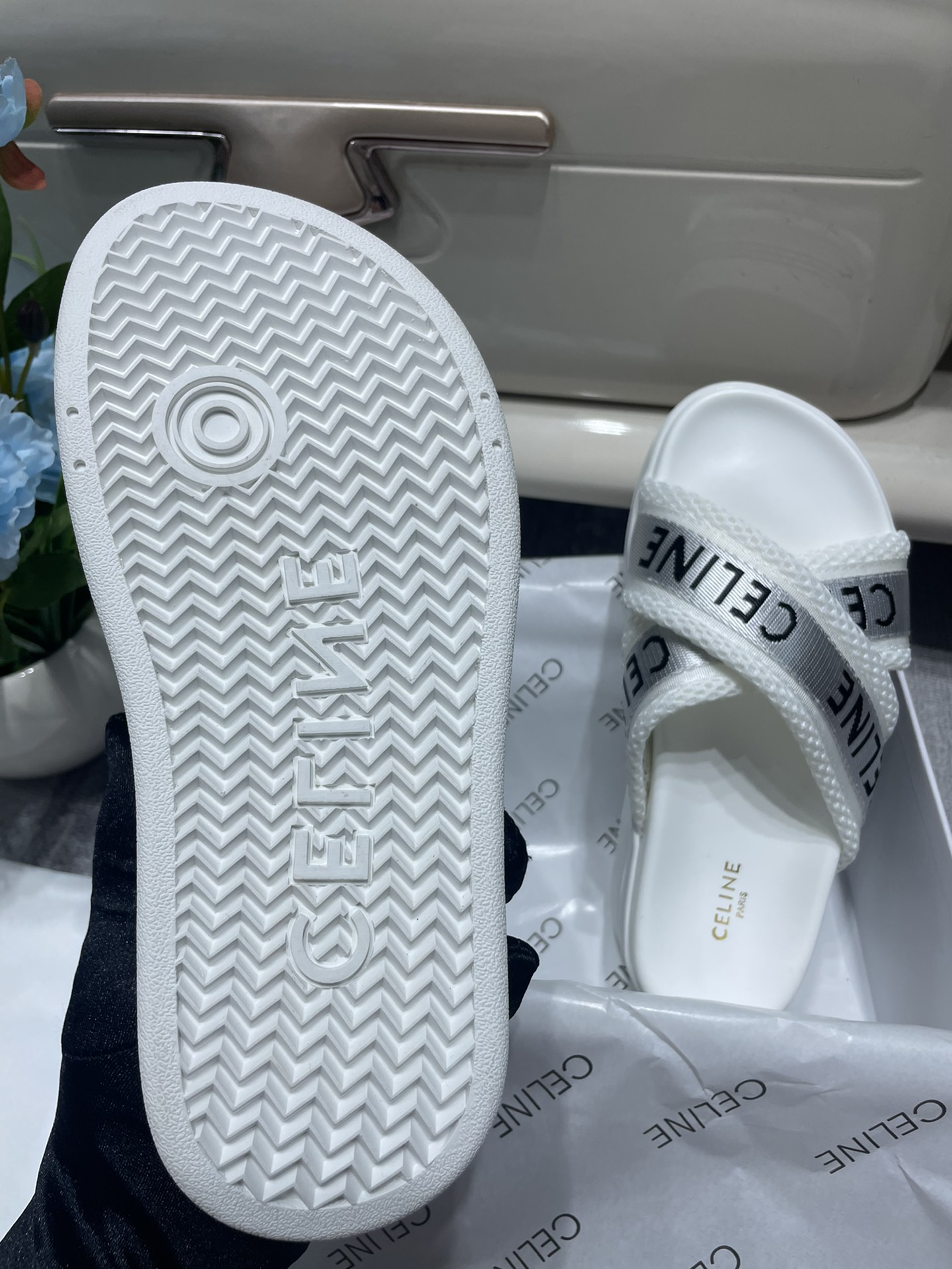 C-E Heavy-soled letter drag