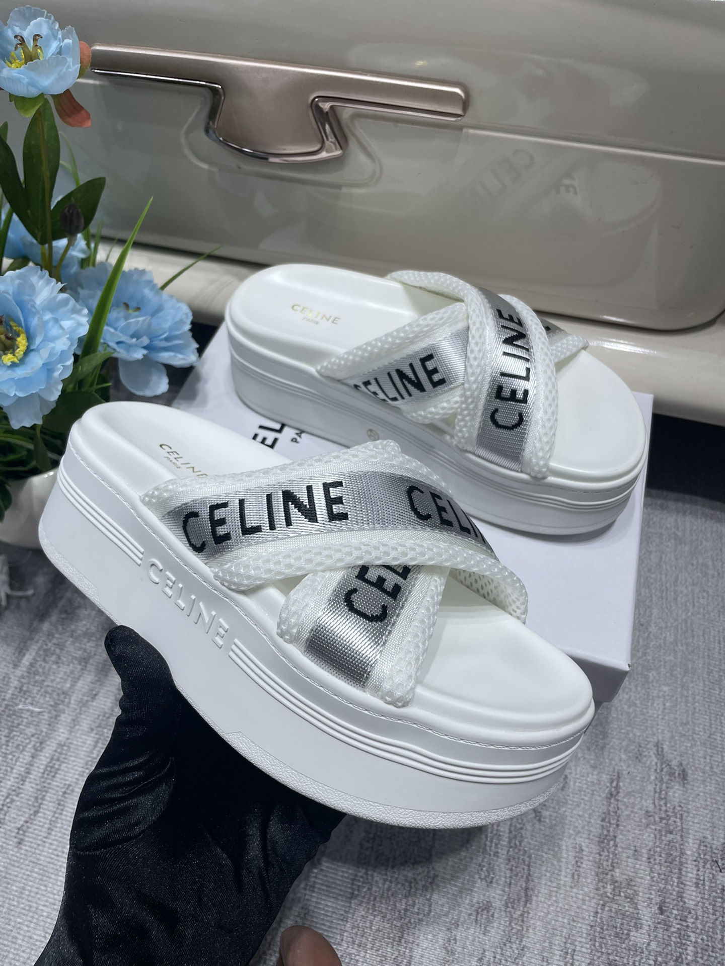 C-E Heavy-soled letter drag