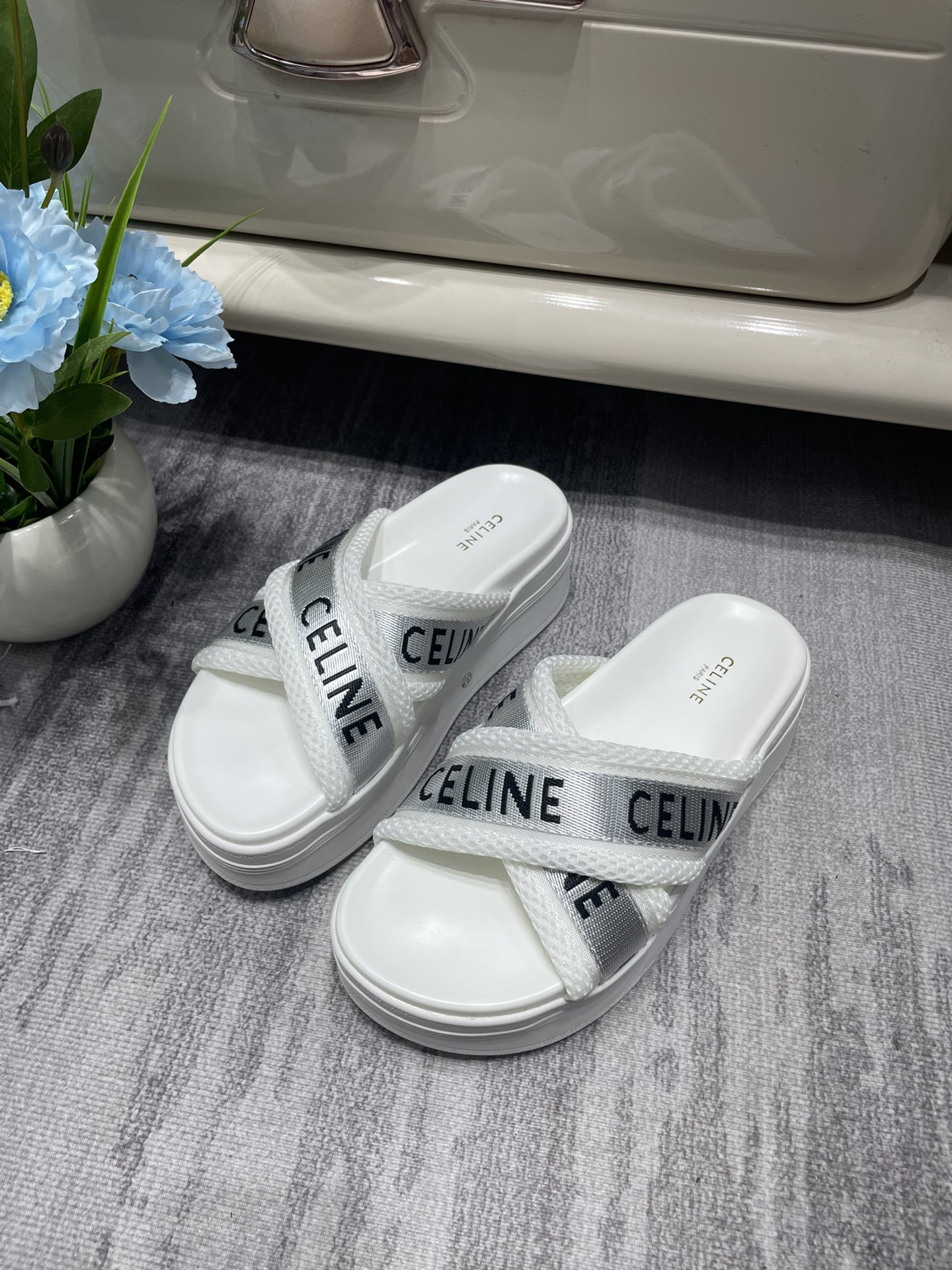 C-E Heavy-soled letter drag