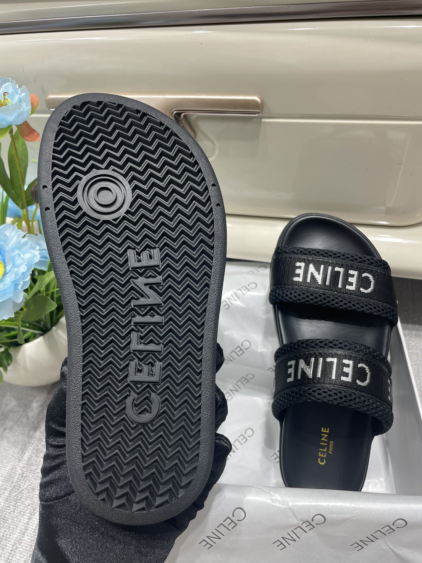 C-E Heavy-soled letter drag