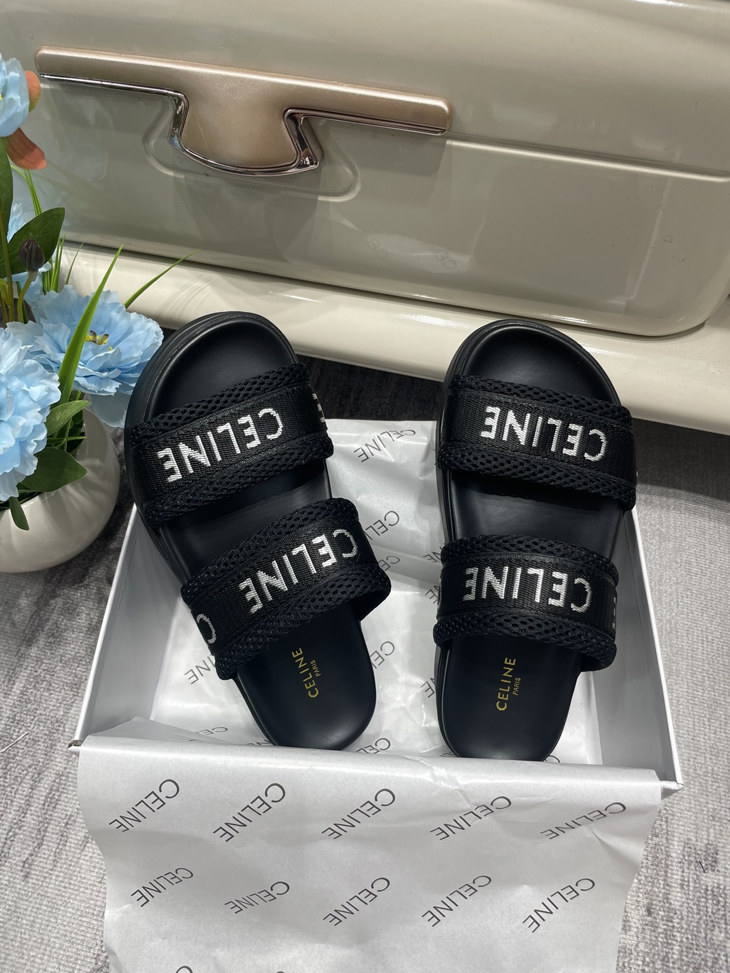 C-E Heavy-soled letter drag