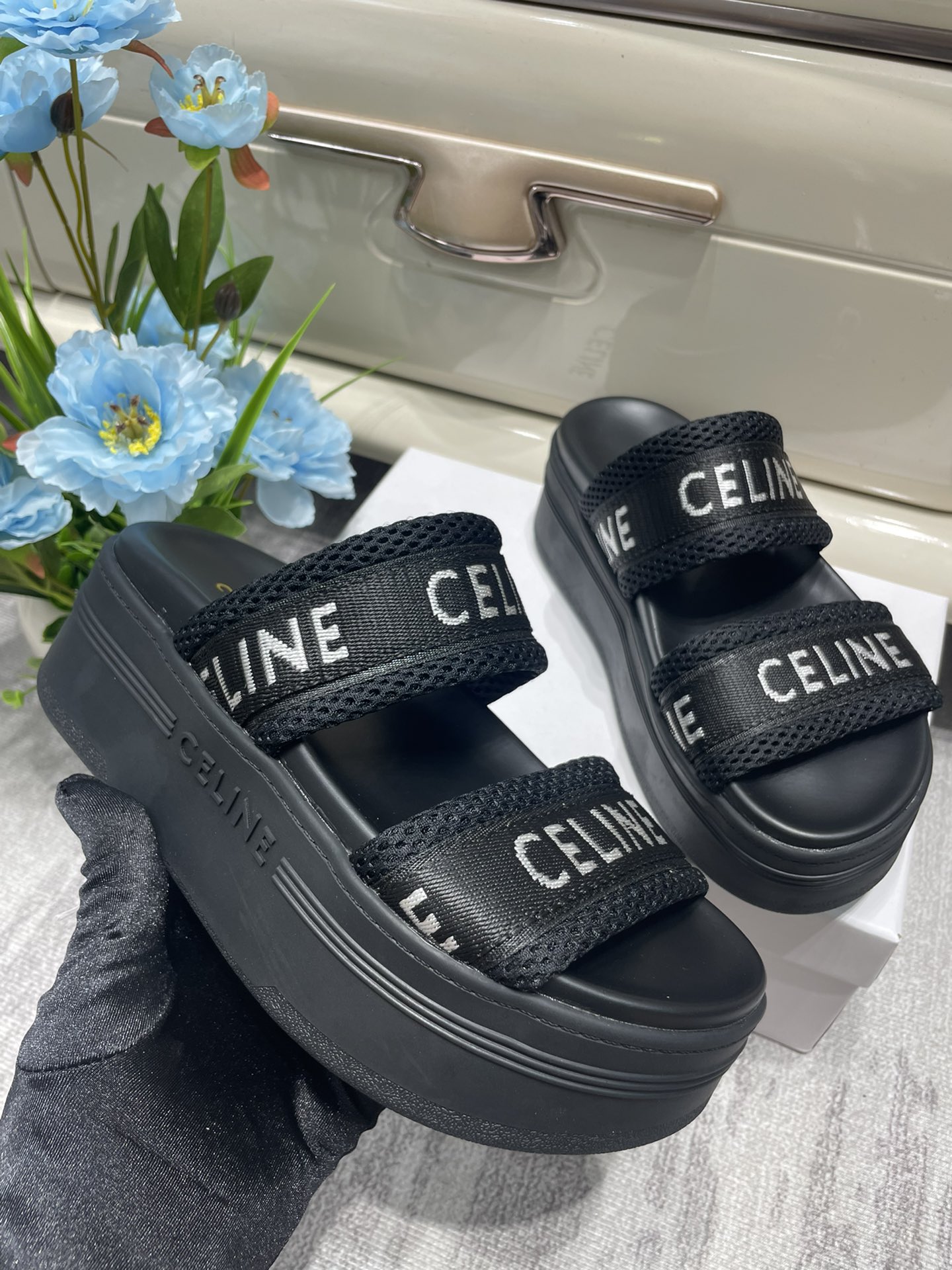 C-E Heavy-soled letter drag