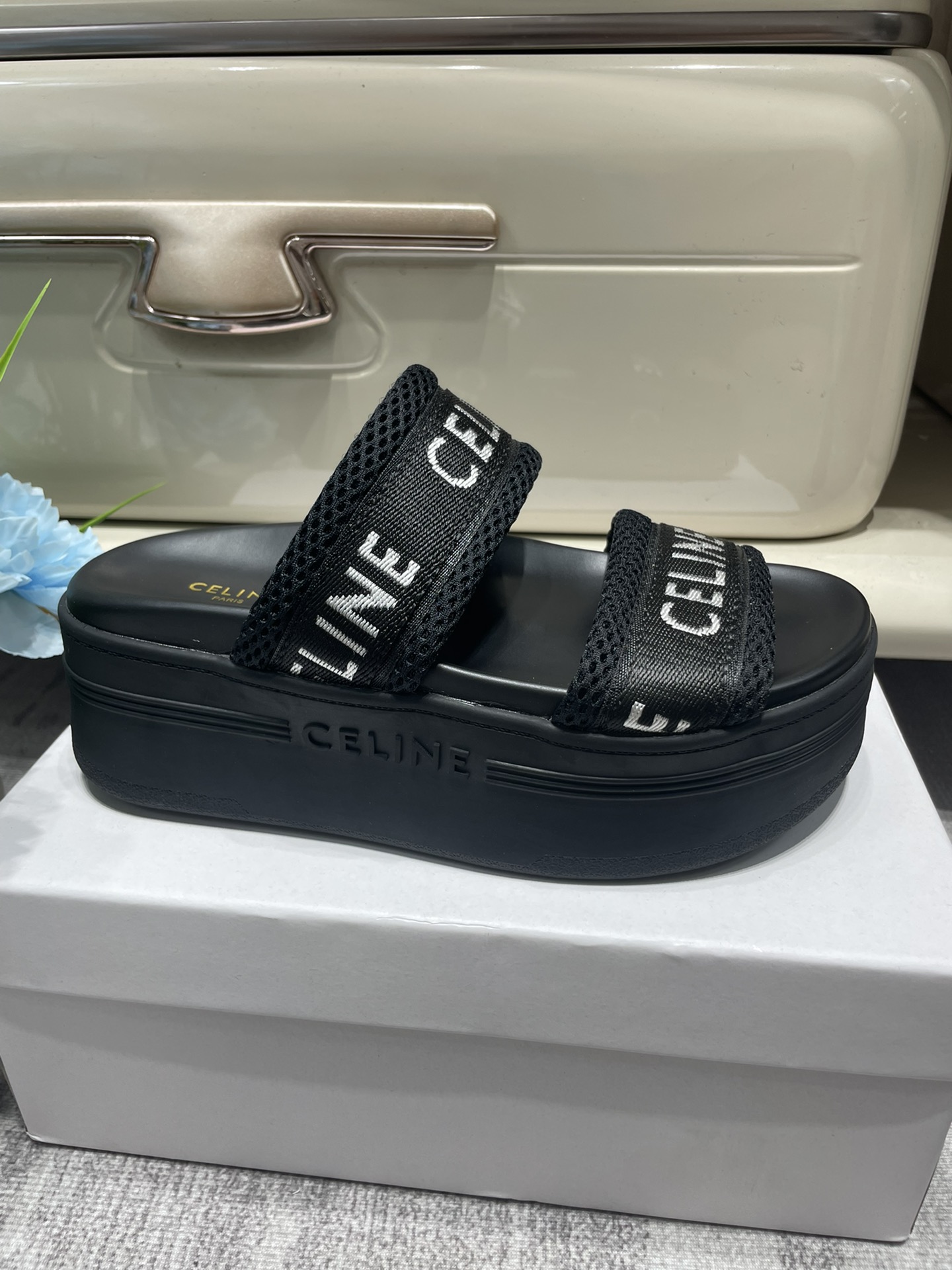 C-E Heavy-soled letter drag