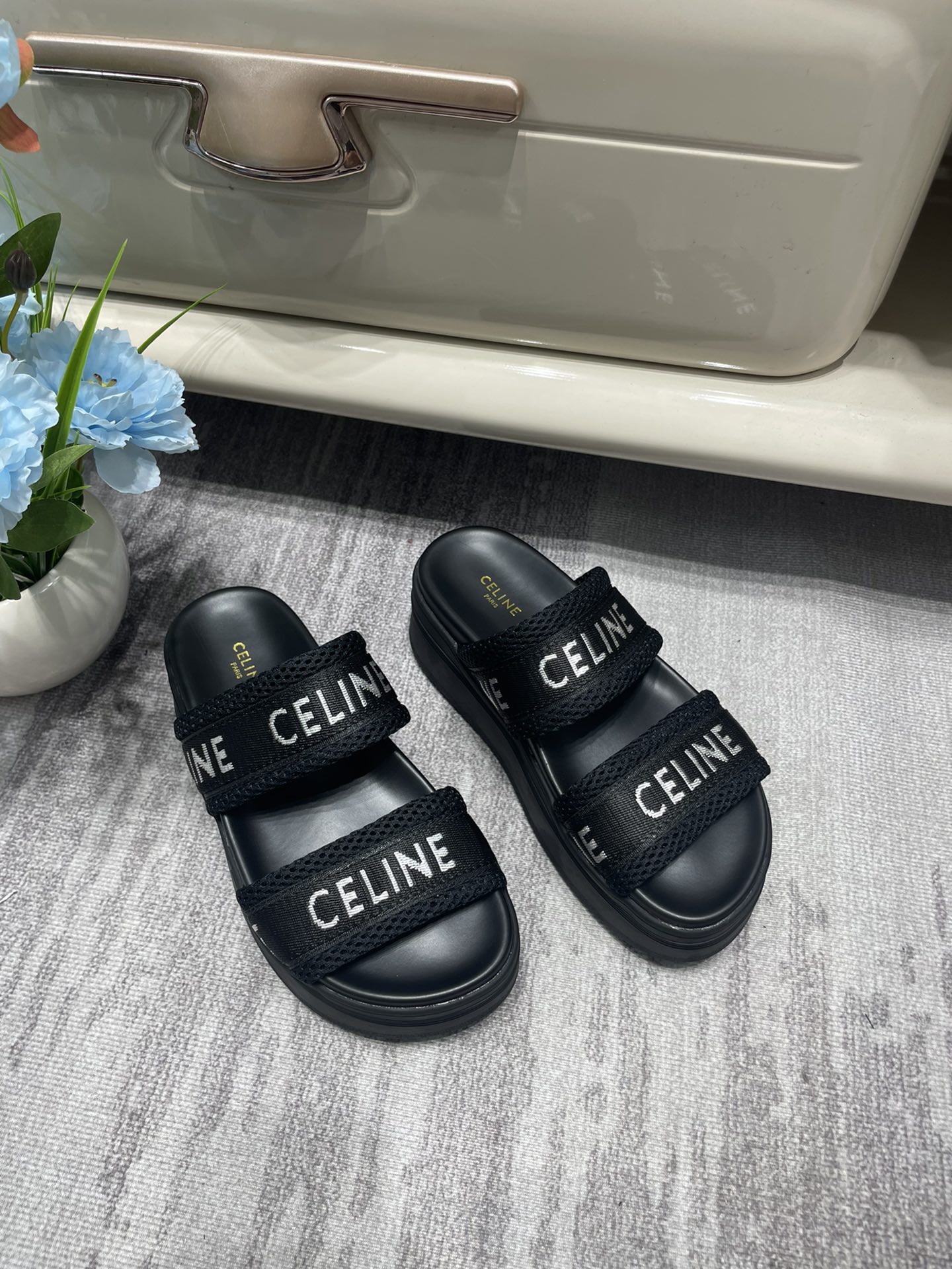 C-E Heavy-soled letter drag