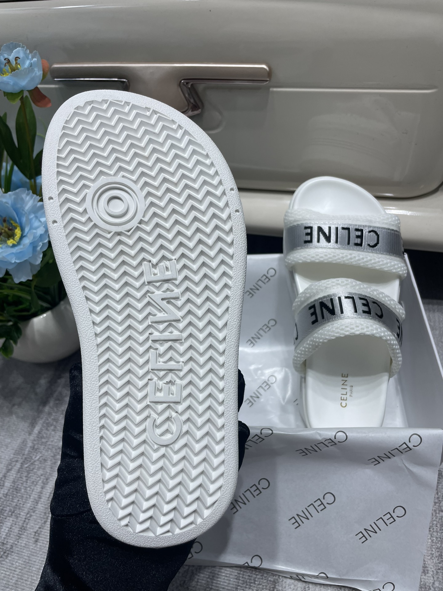 C-E Heavy-soled letter drag