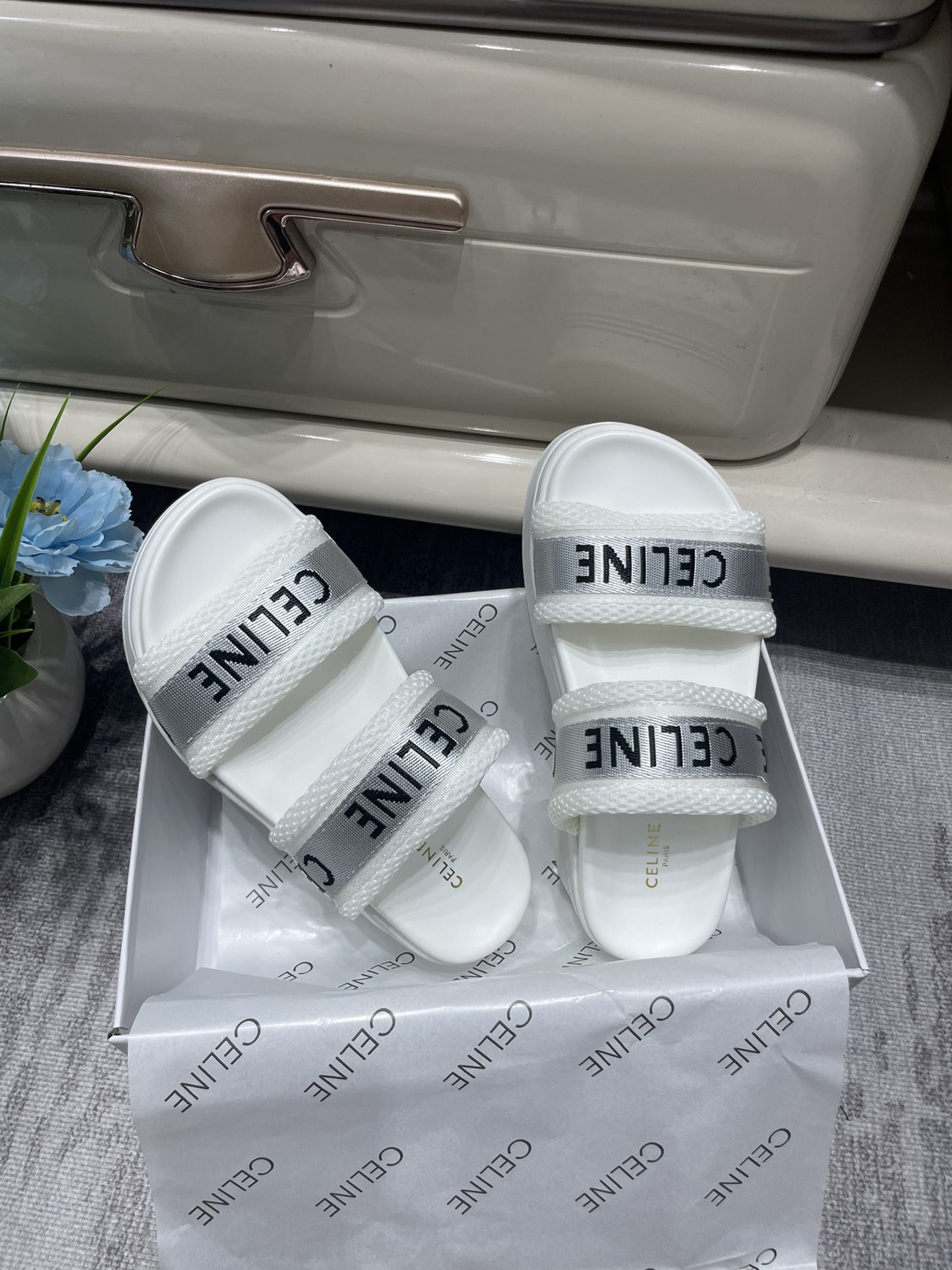 C-E Heavy-soled letter drag