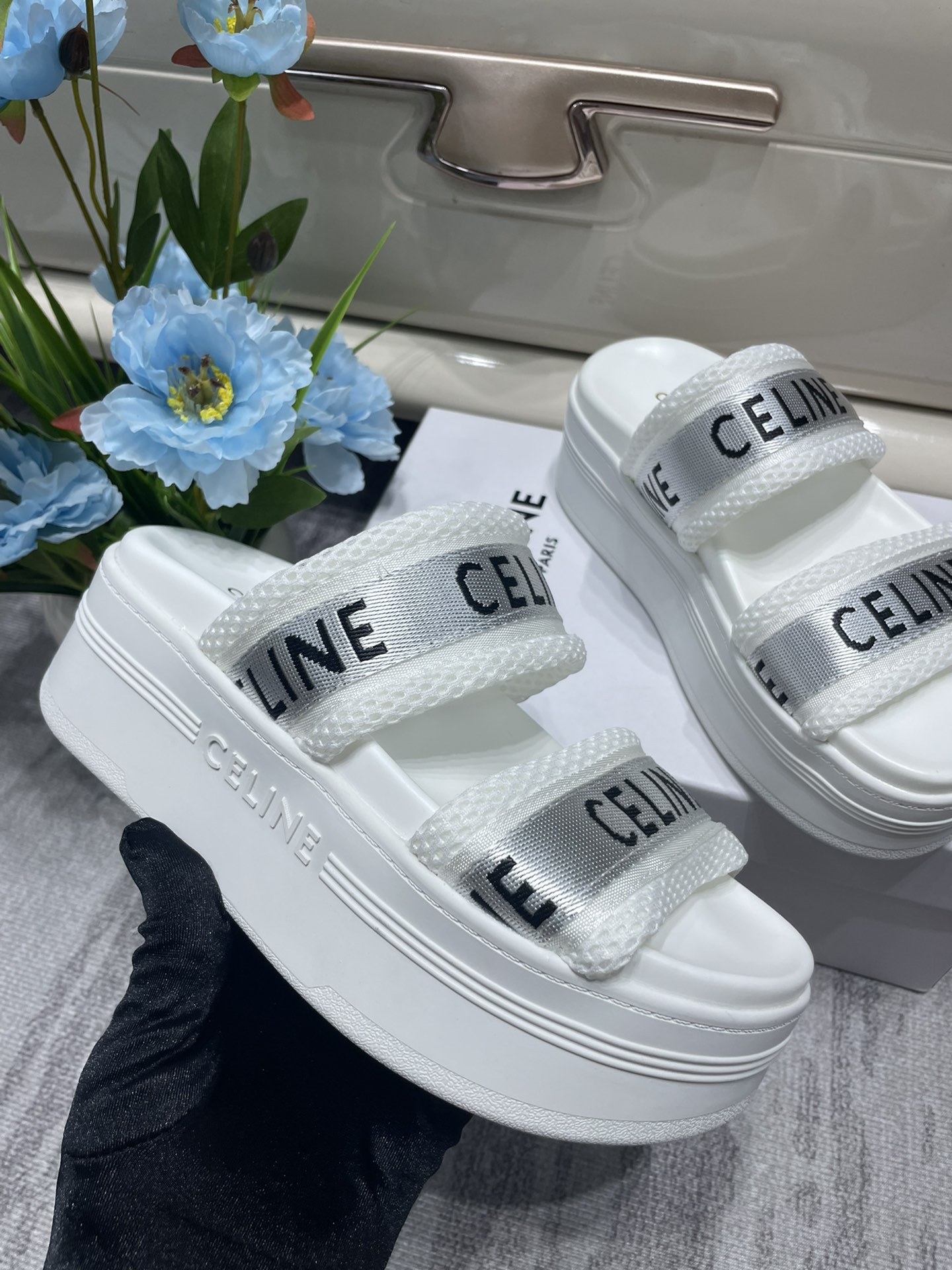 C-E Heavy-soled letter drag