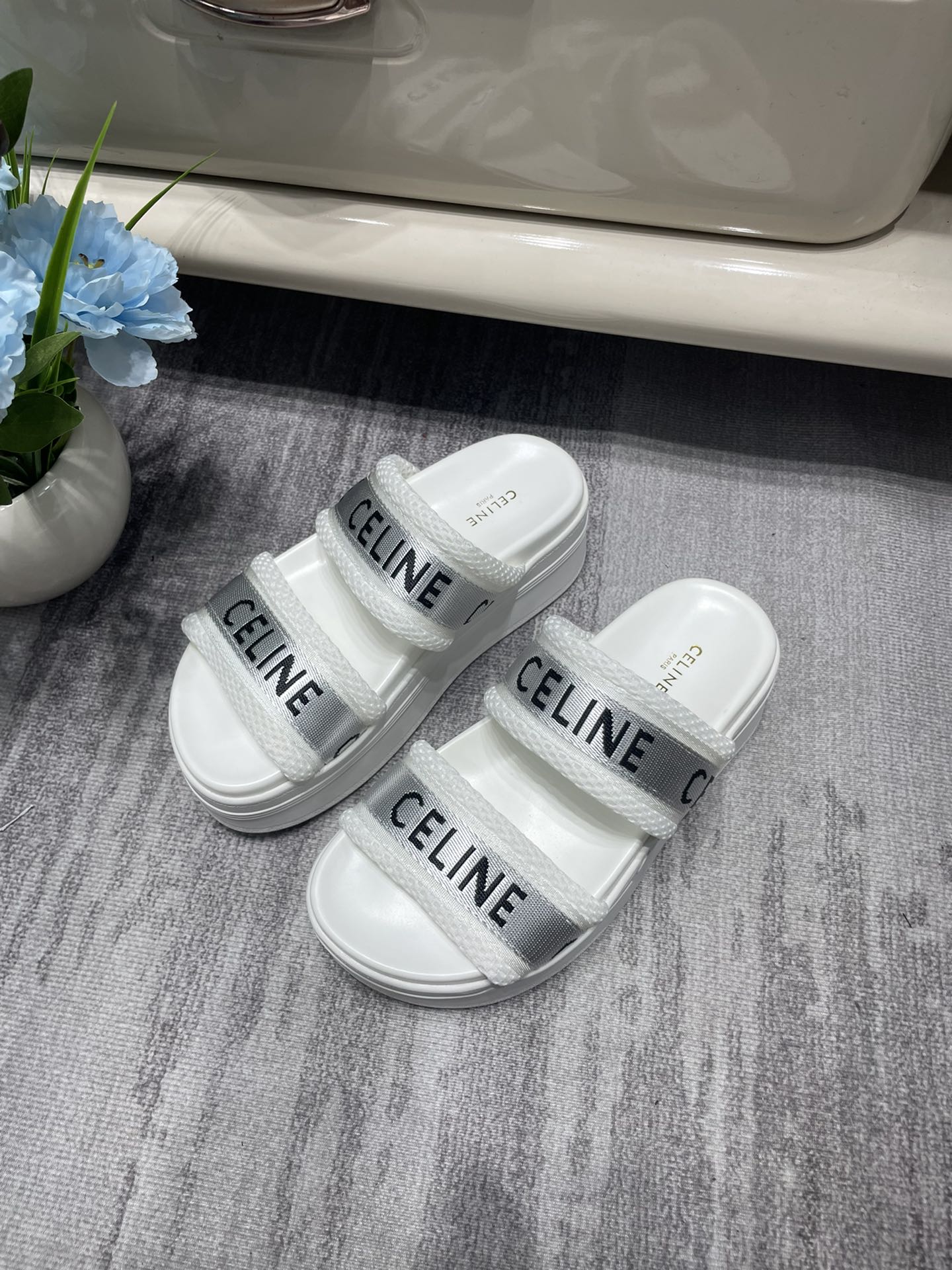 C-E Heavy-soled letter drag