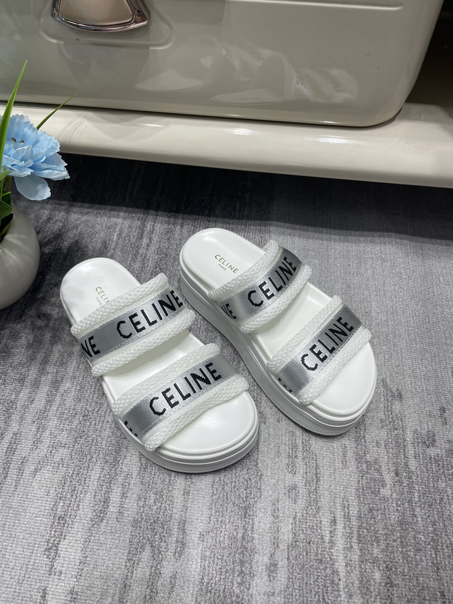 C-E Heavy-soled letter drag