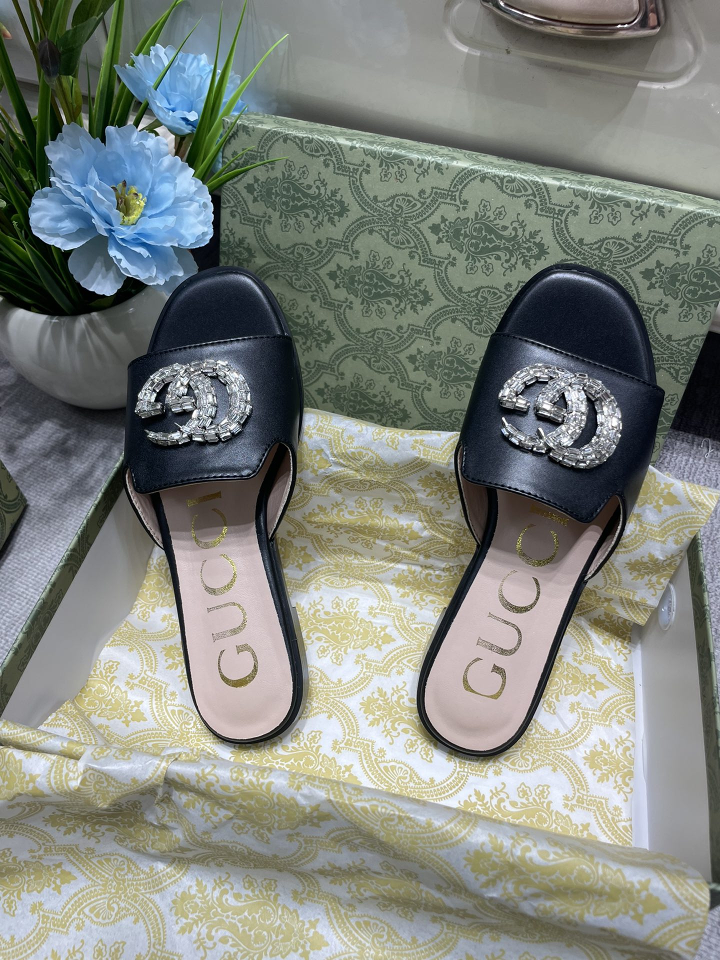 G-G New flat shoes