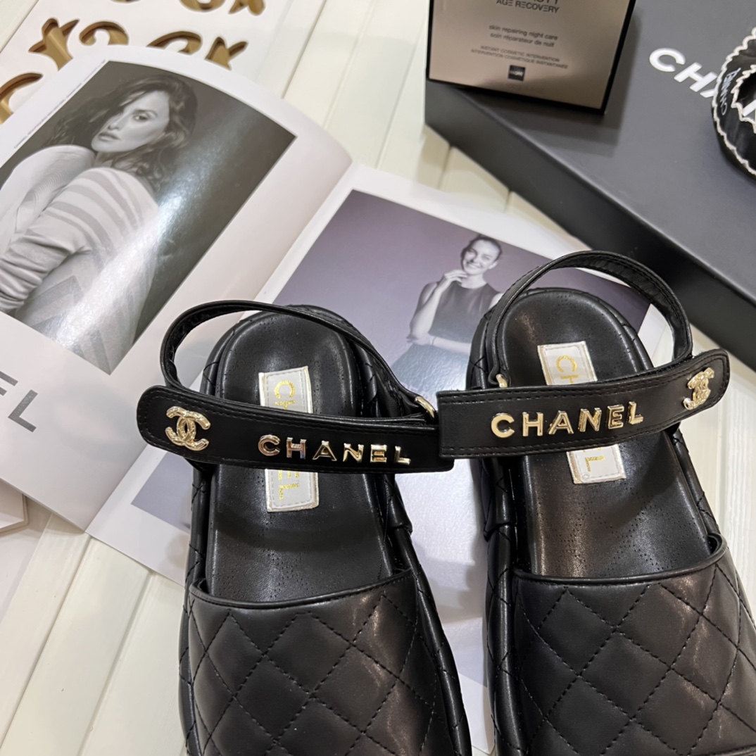 G-G Embroidered platform slippers/sandals