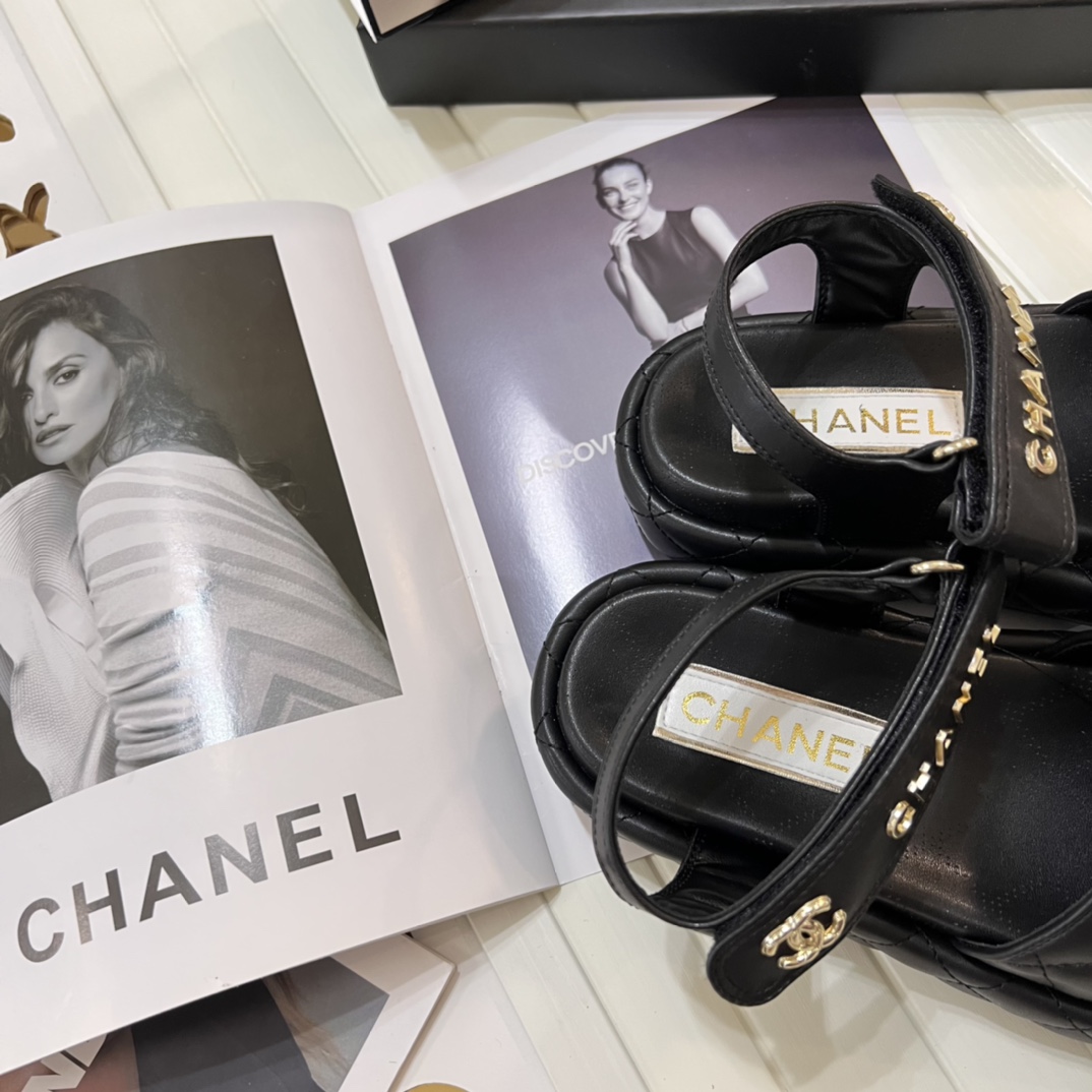 G-G Embroidered platform slippers/sandals