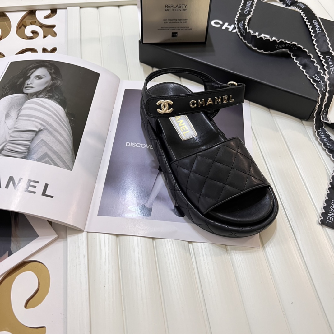 G-G Embroidered platform slippers/sandals