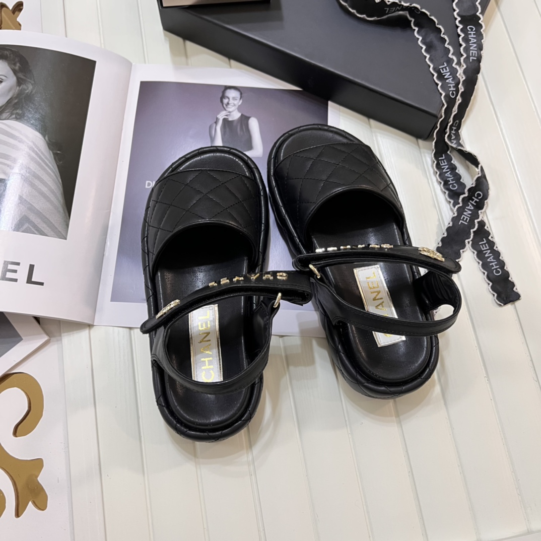 G-G Embroidered platform slippers/sandals