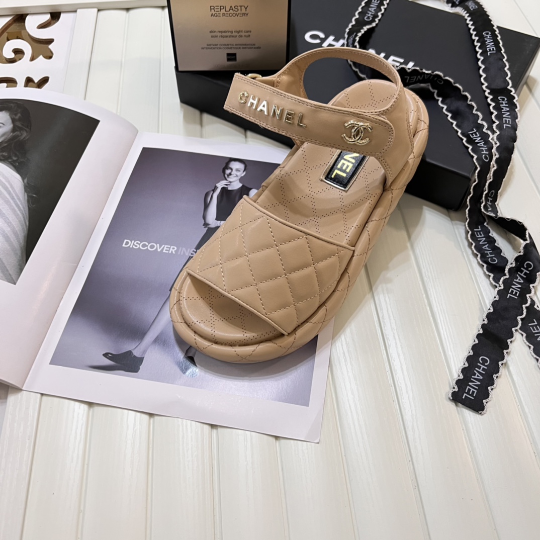 G-G Embroidered platform slippers/sandals