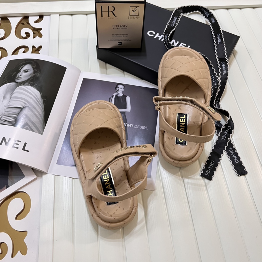 G-G Embroidered platform slippers/sandals