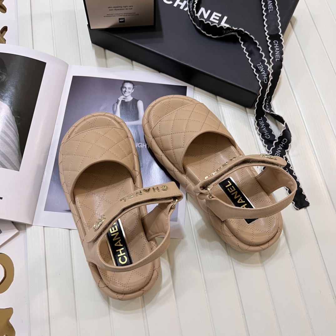 G-G Embroidered platform slippers/sandals