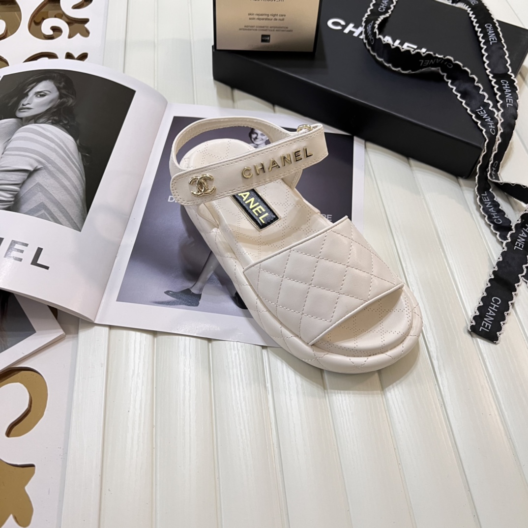 G-G Embroidered platform slippers/sandals