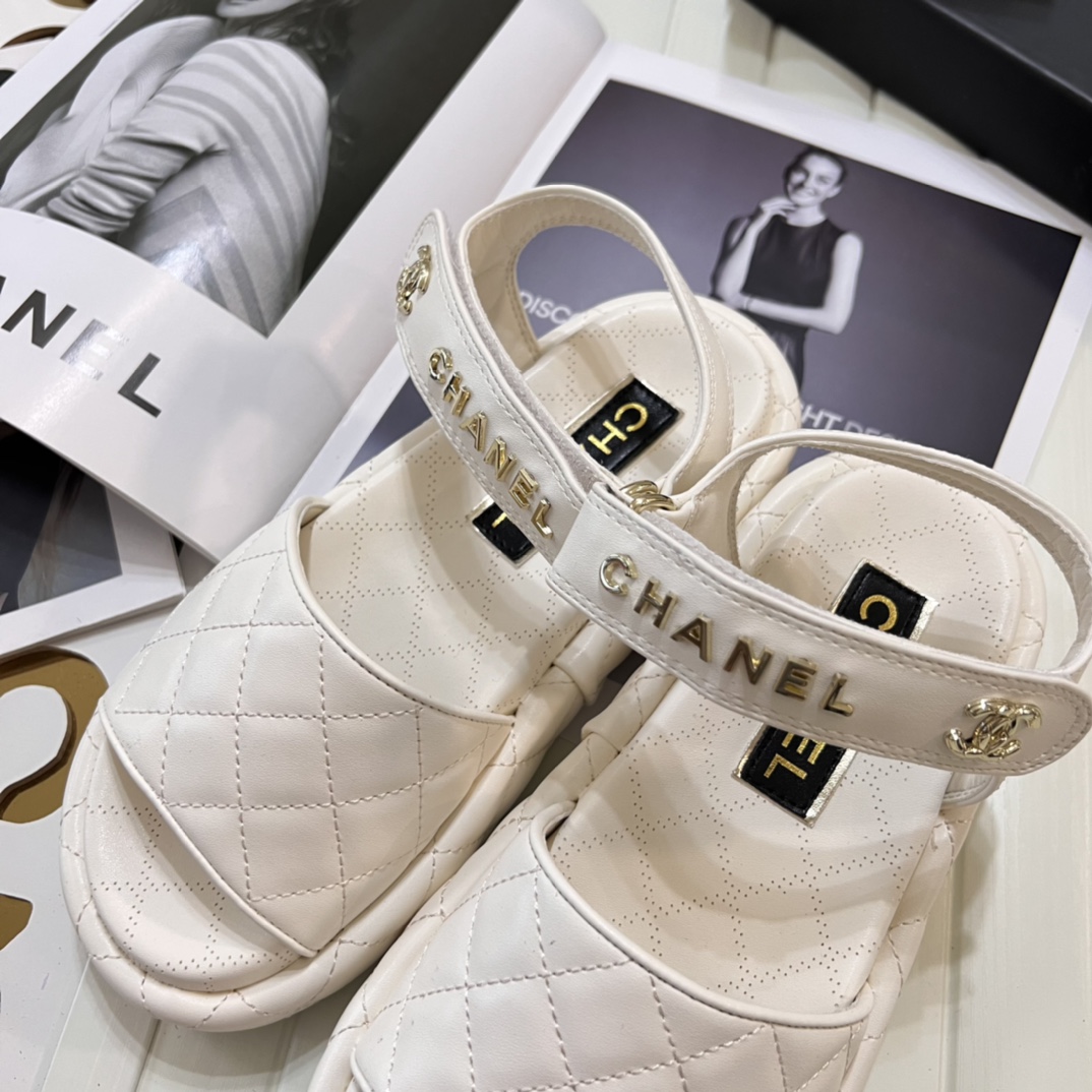 G-G Embroidered platform slippers/sandals