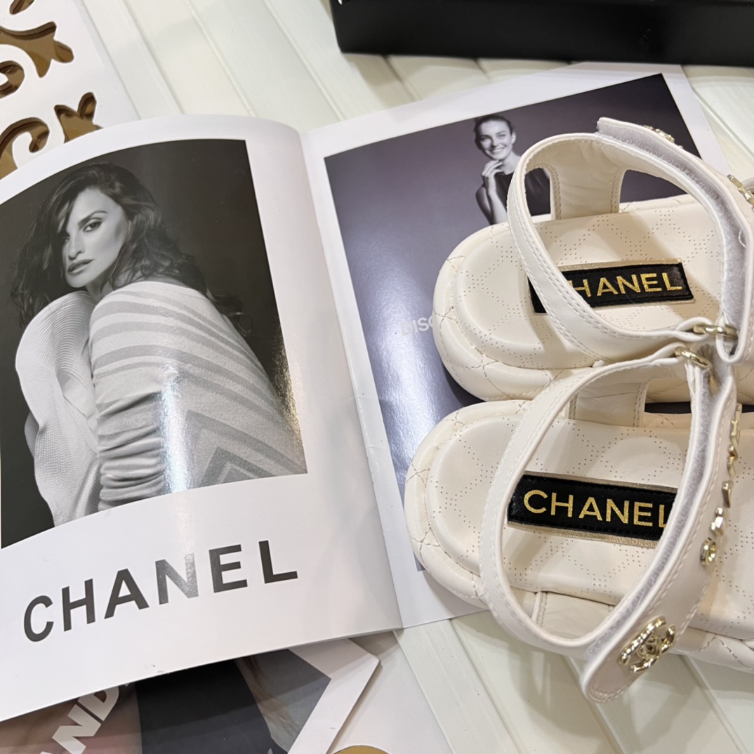 G-G Embroidered platform slippers/sandals