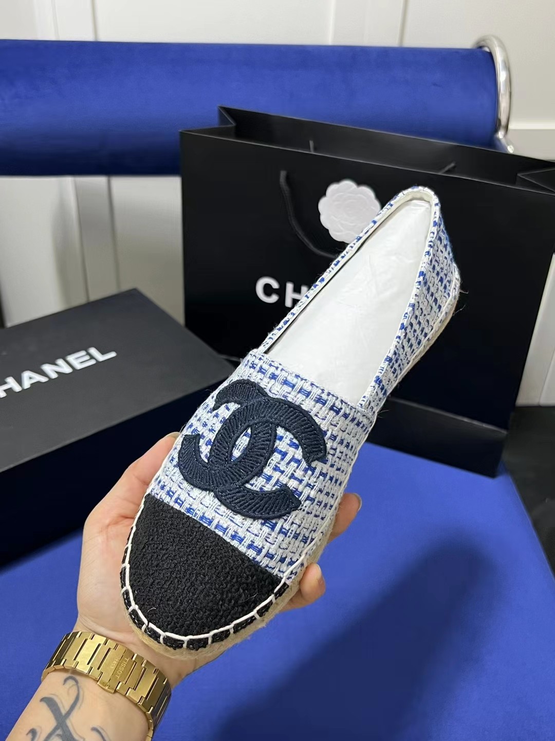 C-L Fisherman flat shoes