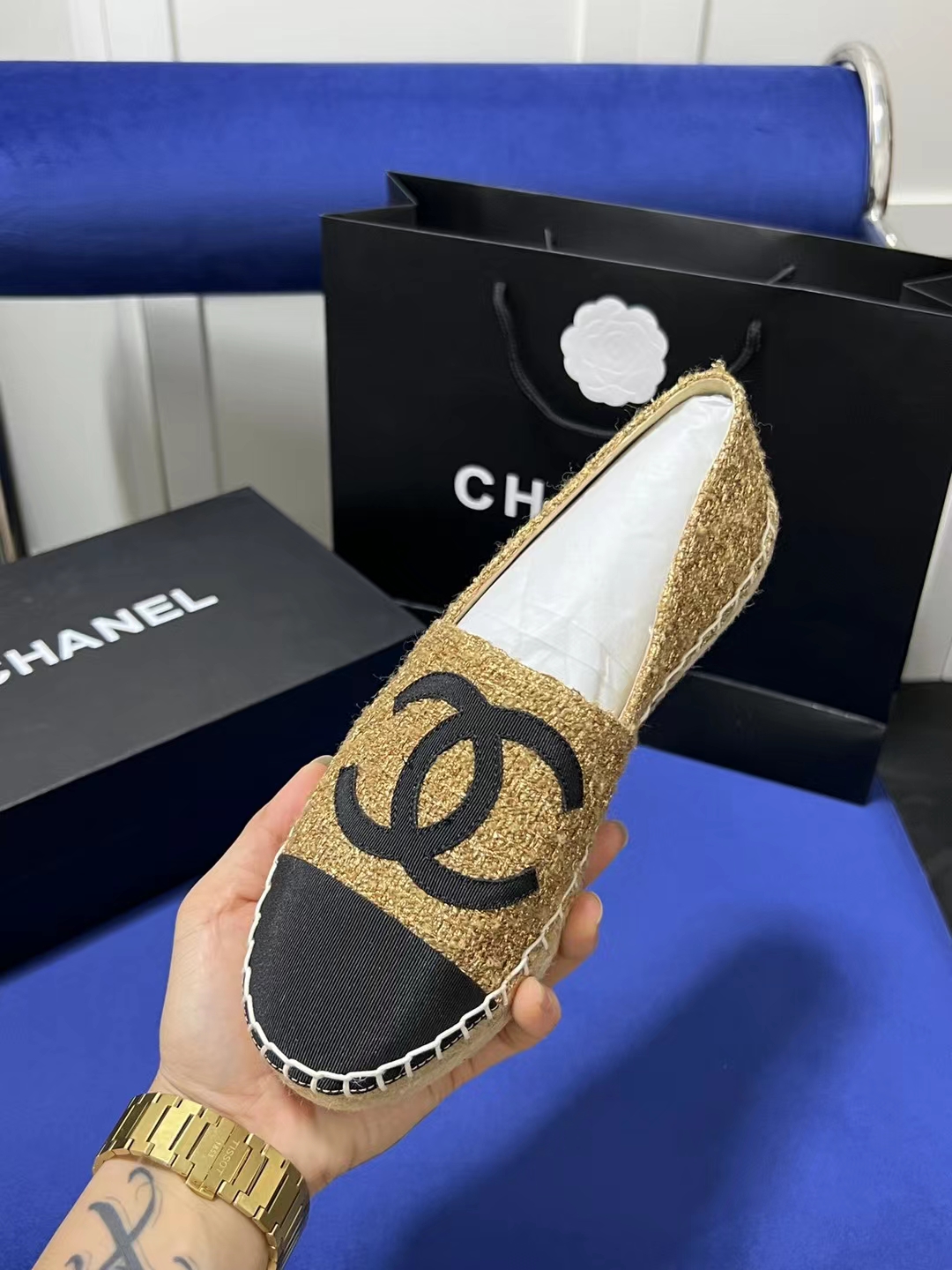 C-L Fisherman flat shoes