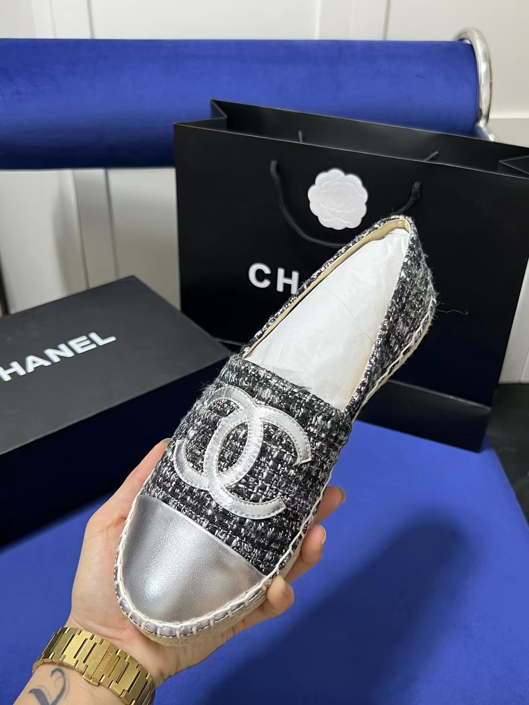 C-L Fisherman flat shoes