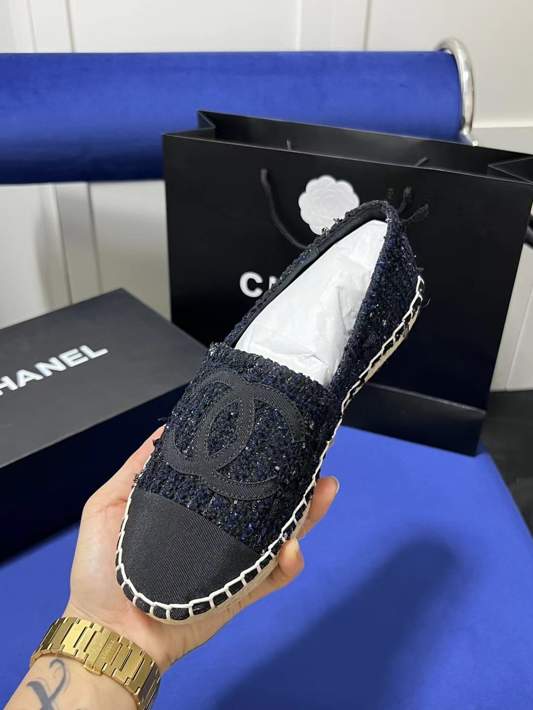 C-L Fisherman flat shoes