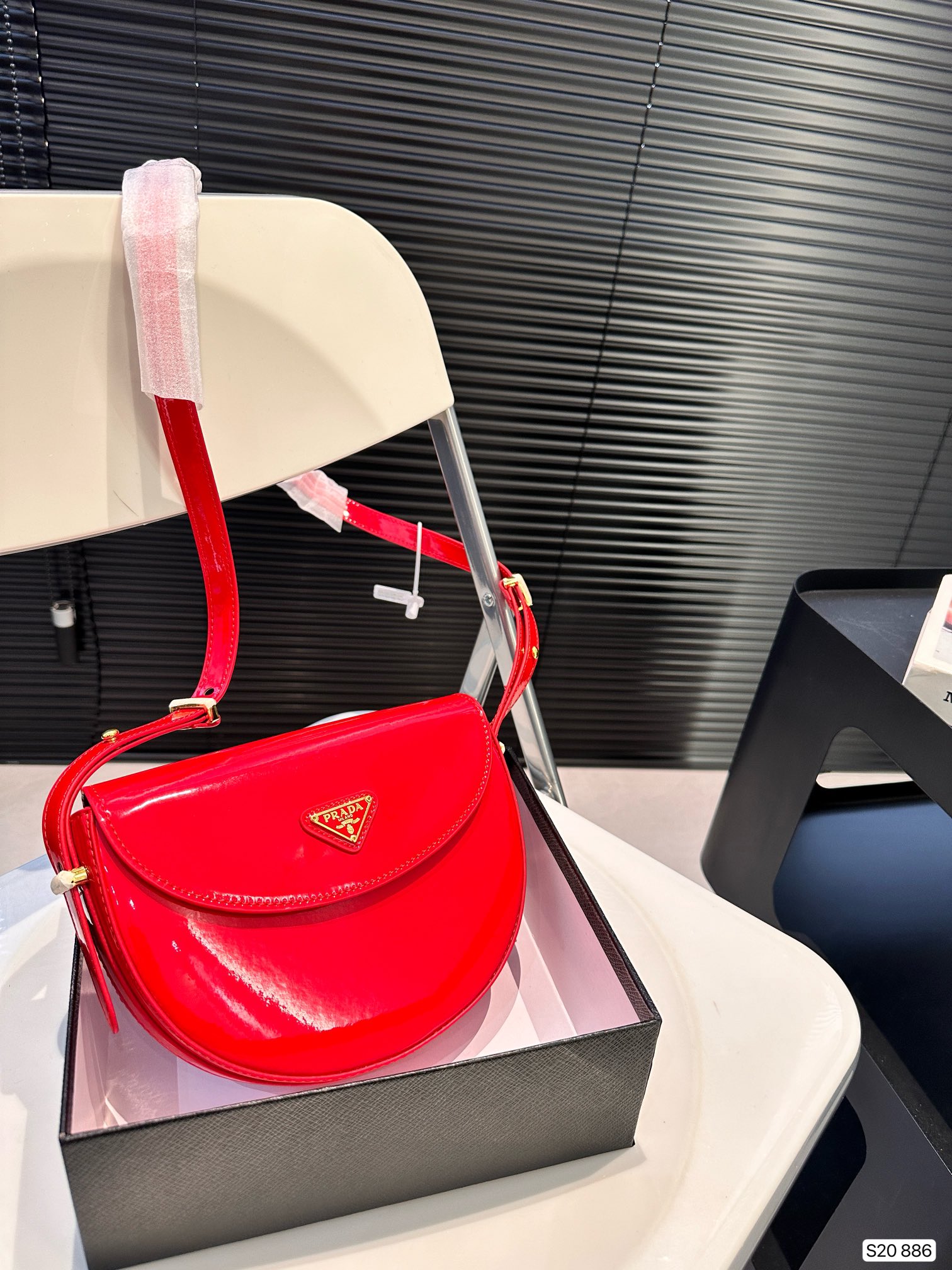 Fashion patent leather bag