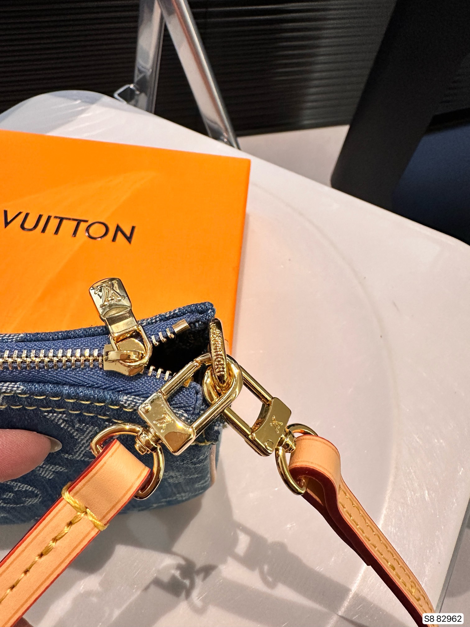 L-V Mini retro reading small messenger bag