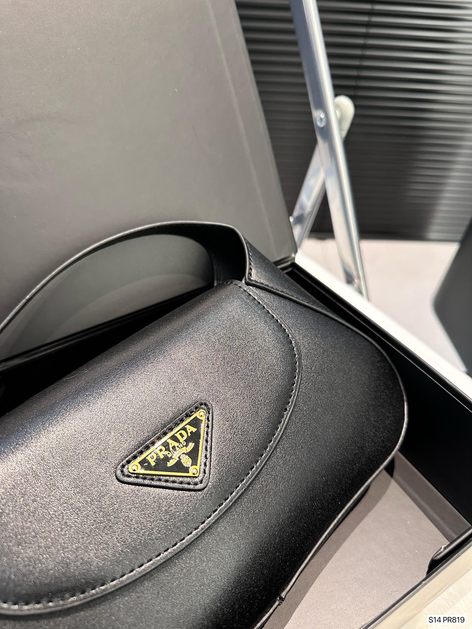 P-A Underarm shoulder bag