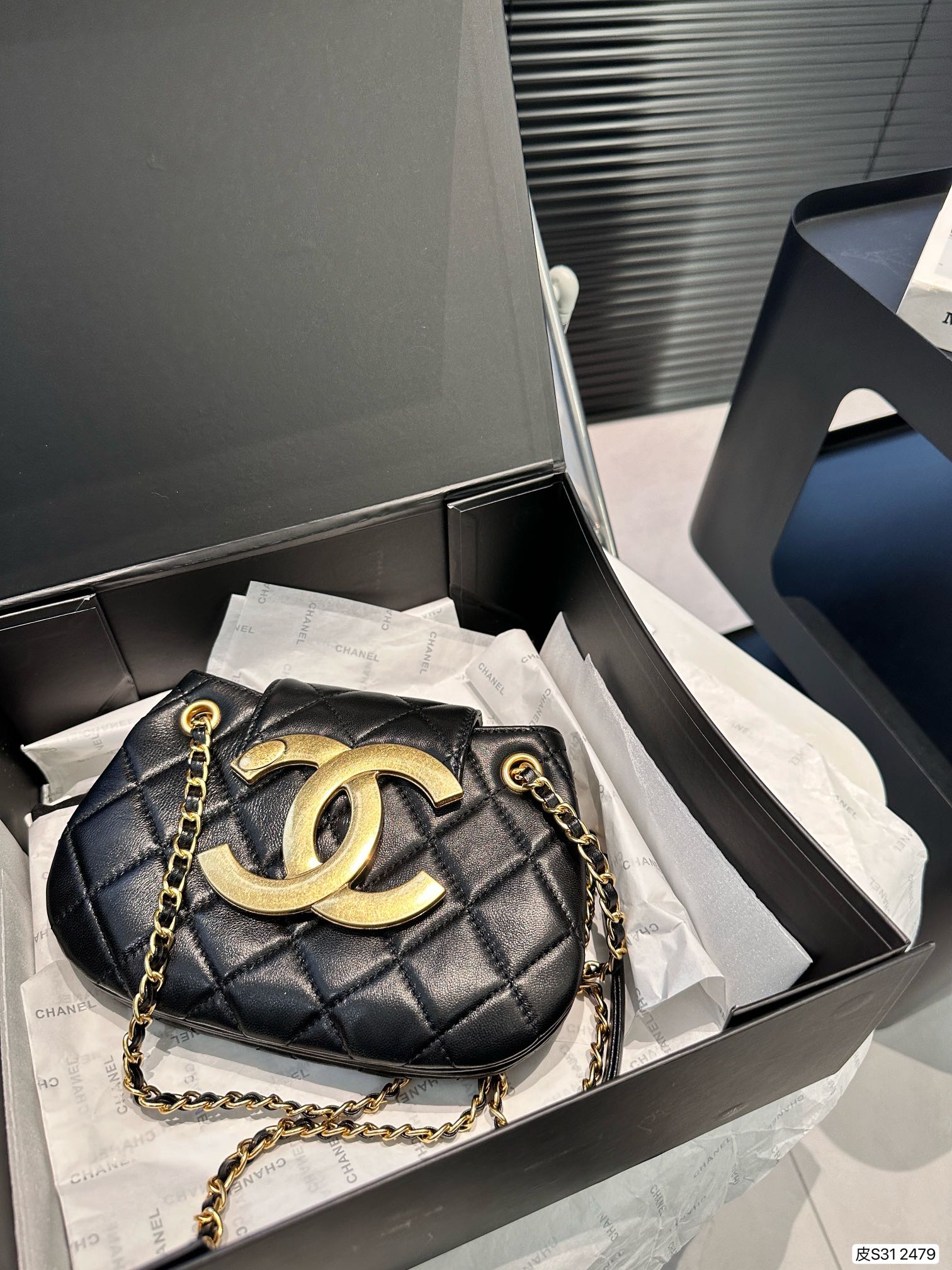 C-L Pure leather retro logo