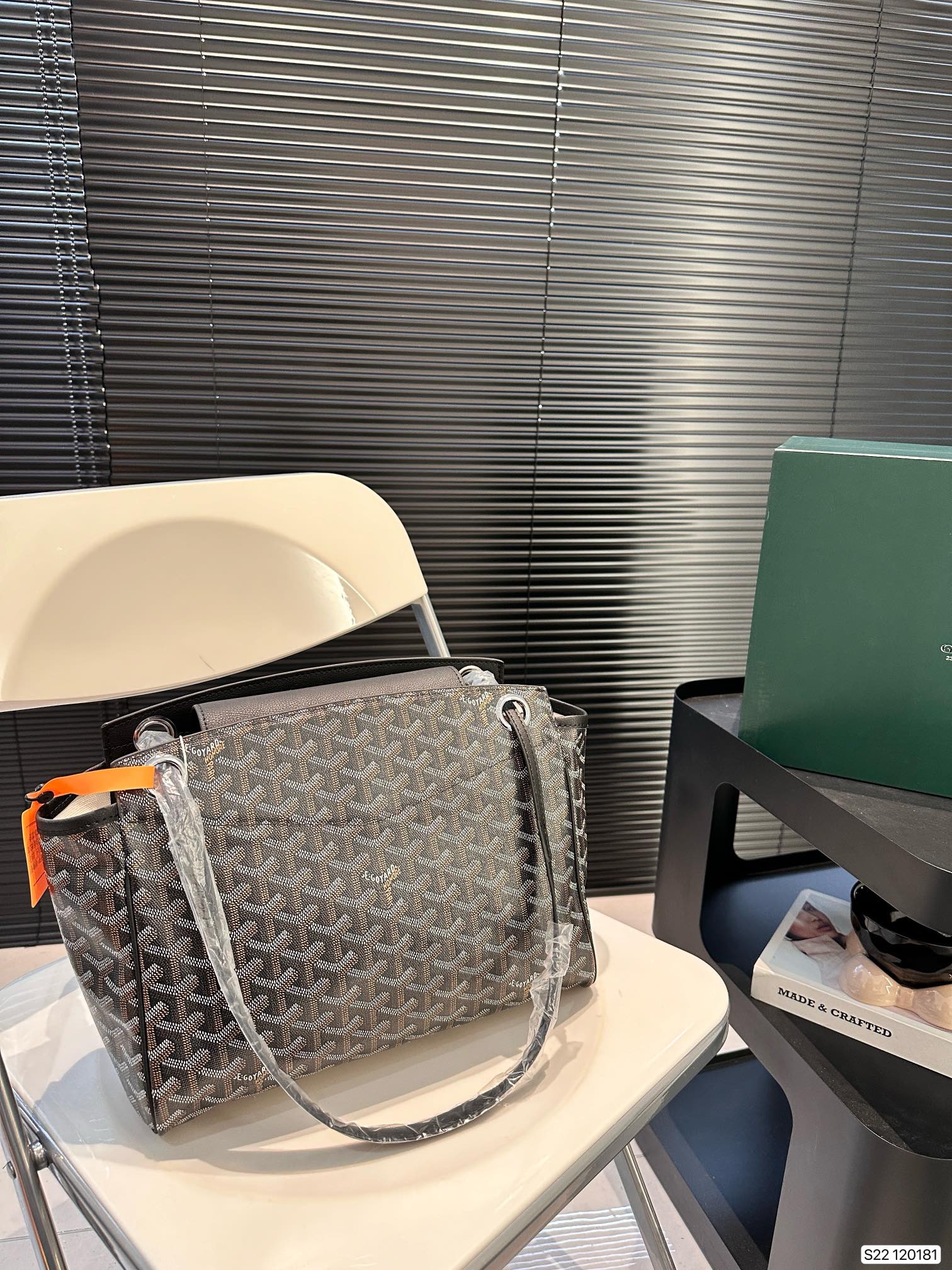 G-YARD Cute underarm bag |