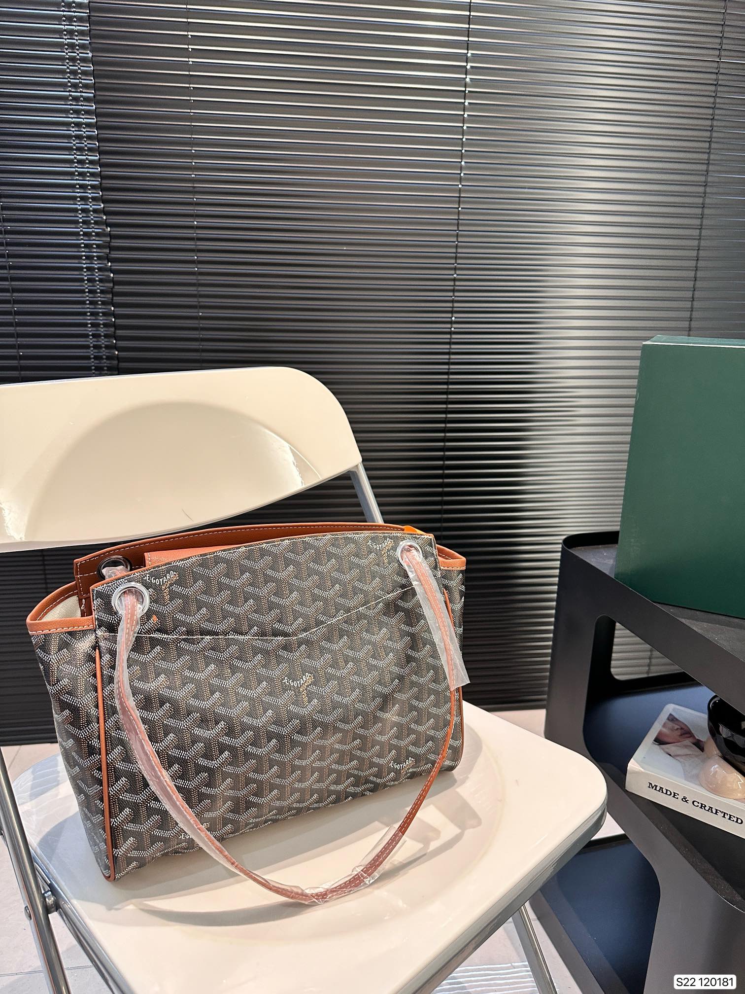 G-YARD Cute underarm bag |