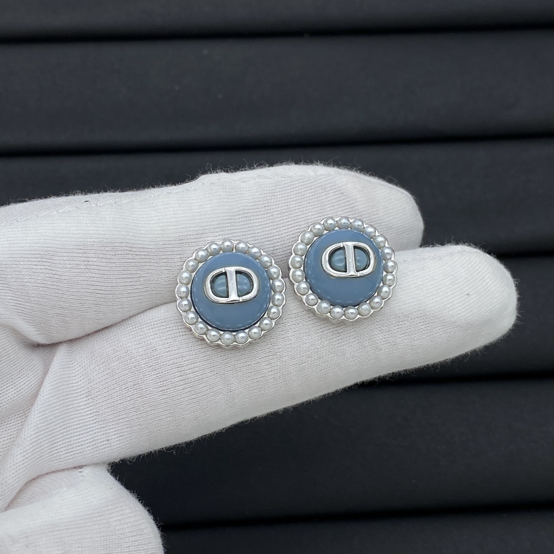 D-R earrings