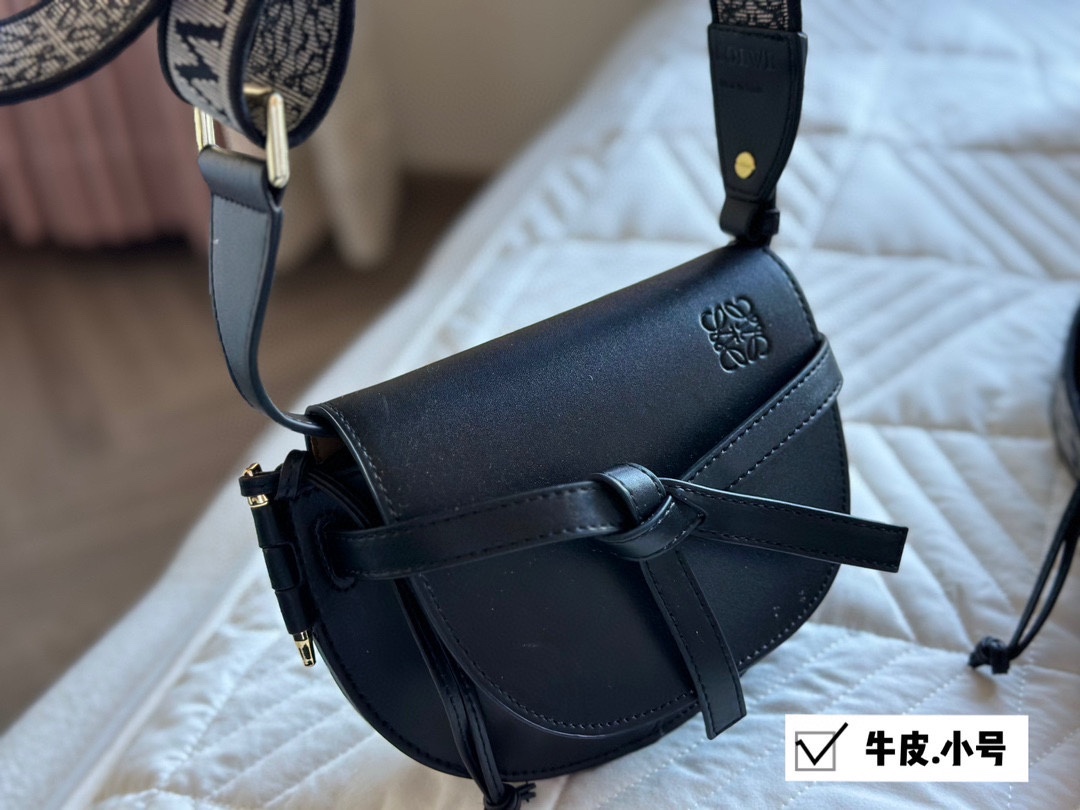 L-E Saddle bag messenger bag