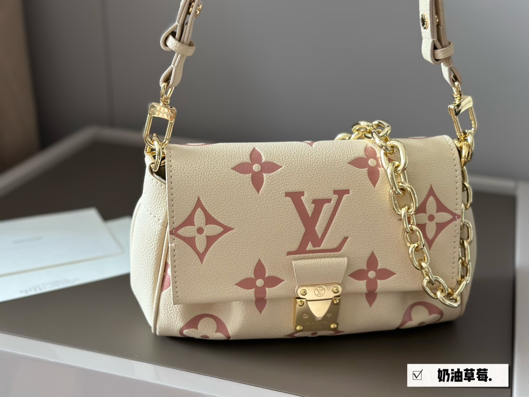 L-V Favorite chain bag