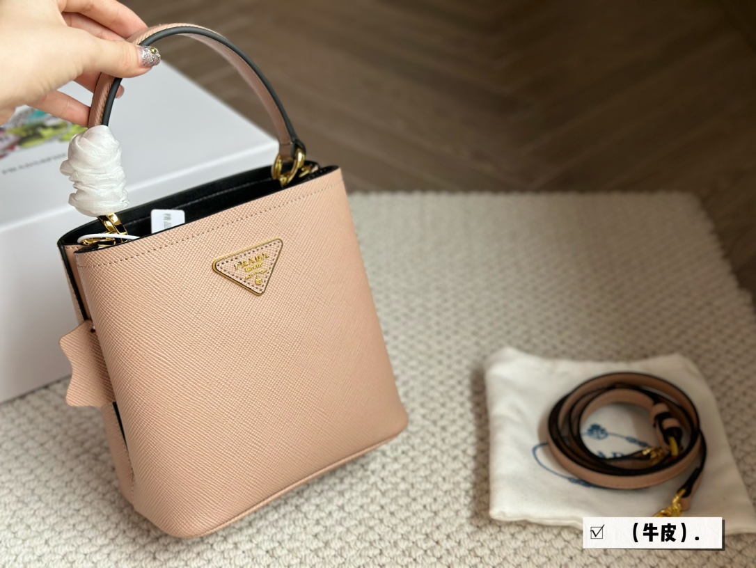 P-A New bucket bag