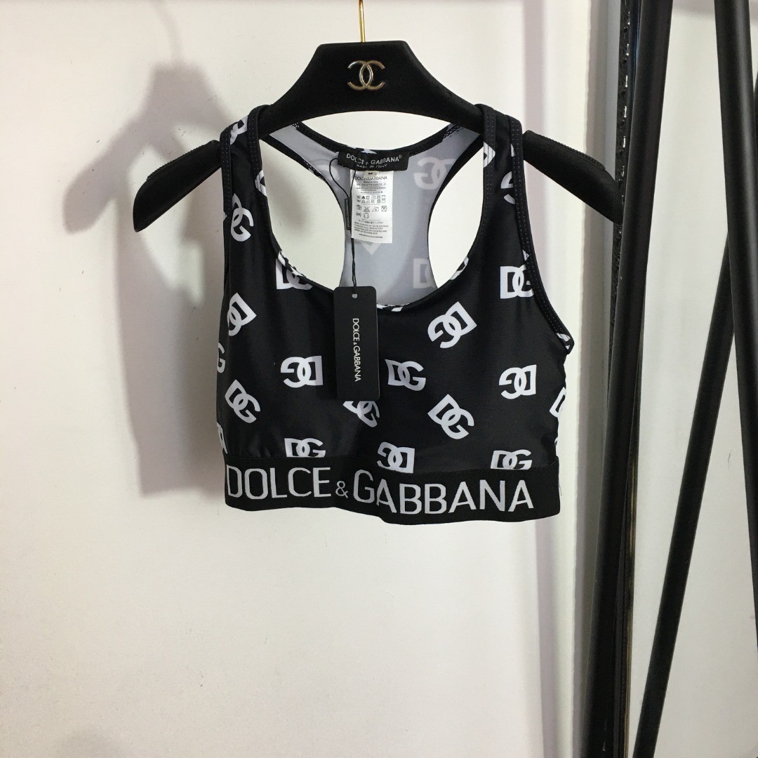 D-G New yoga suit, letter printed vest (with chest pad)+elastic slim leggings.