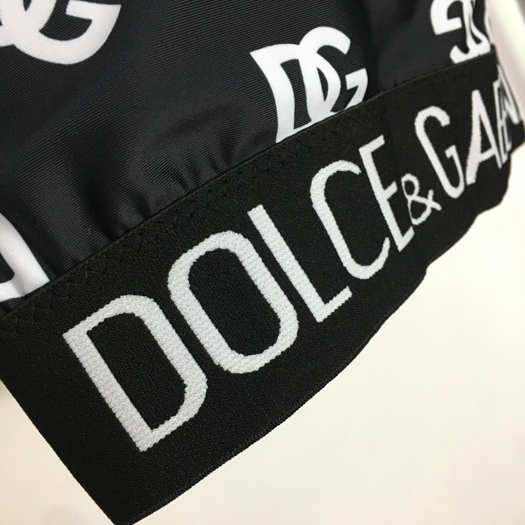 D-G New yoga suit, letter printed vest (with chest pad)+elastic slim leggings.