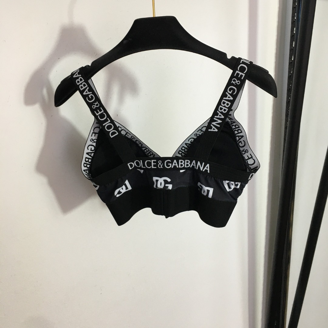 D-G New yoga suit, letter printed vest (with chest pad)+elastic slim leggings.