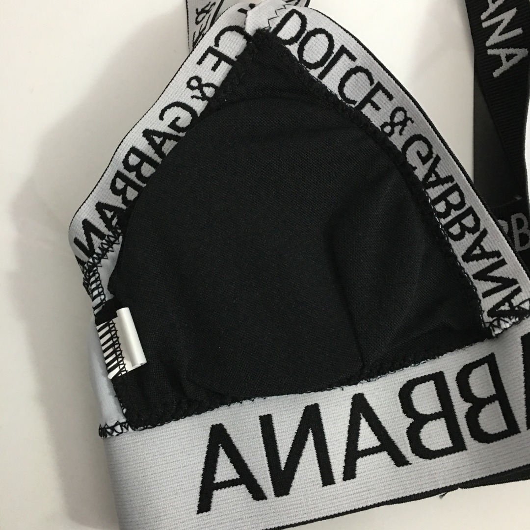 D-G New yoga suit, letter printed vest (with chest pad)+elastic slim leggings.