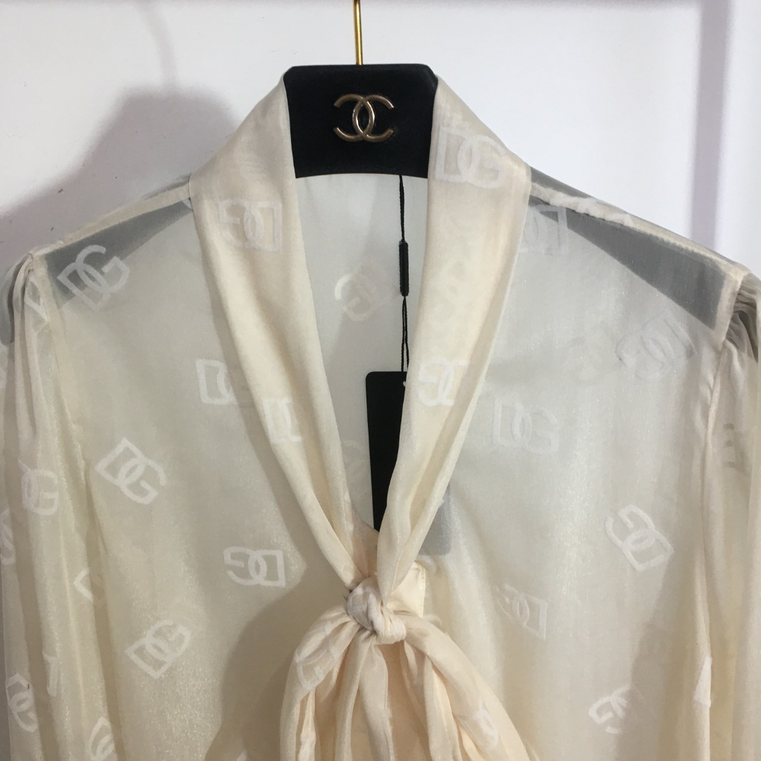 D-G Temperament bow collar flocking letters perspective sunscreen long sleeve shirt,