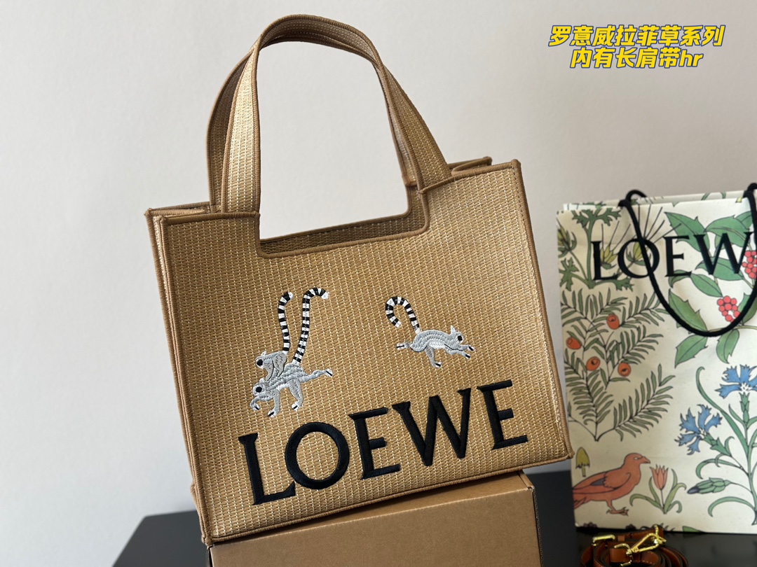 L-E Straw tote bag