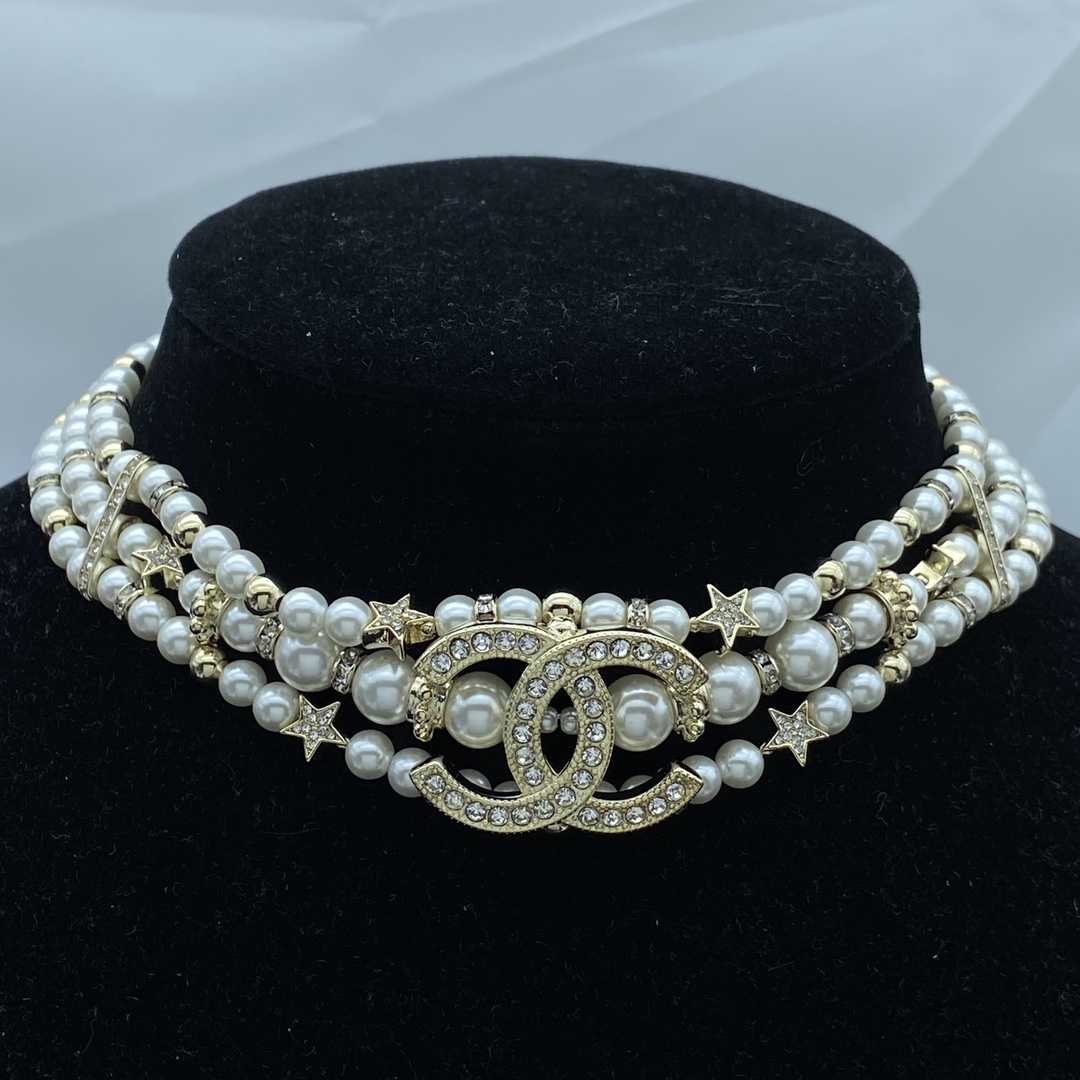 C-L New necklace