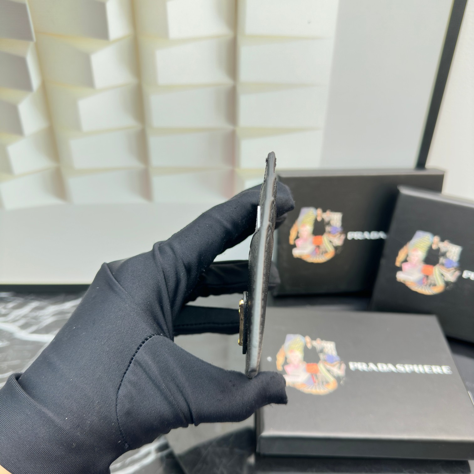 P-A Explosive leather card bag