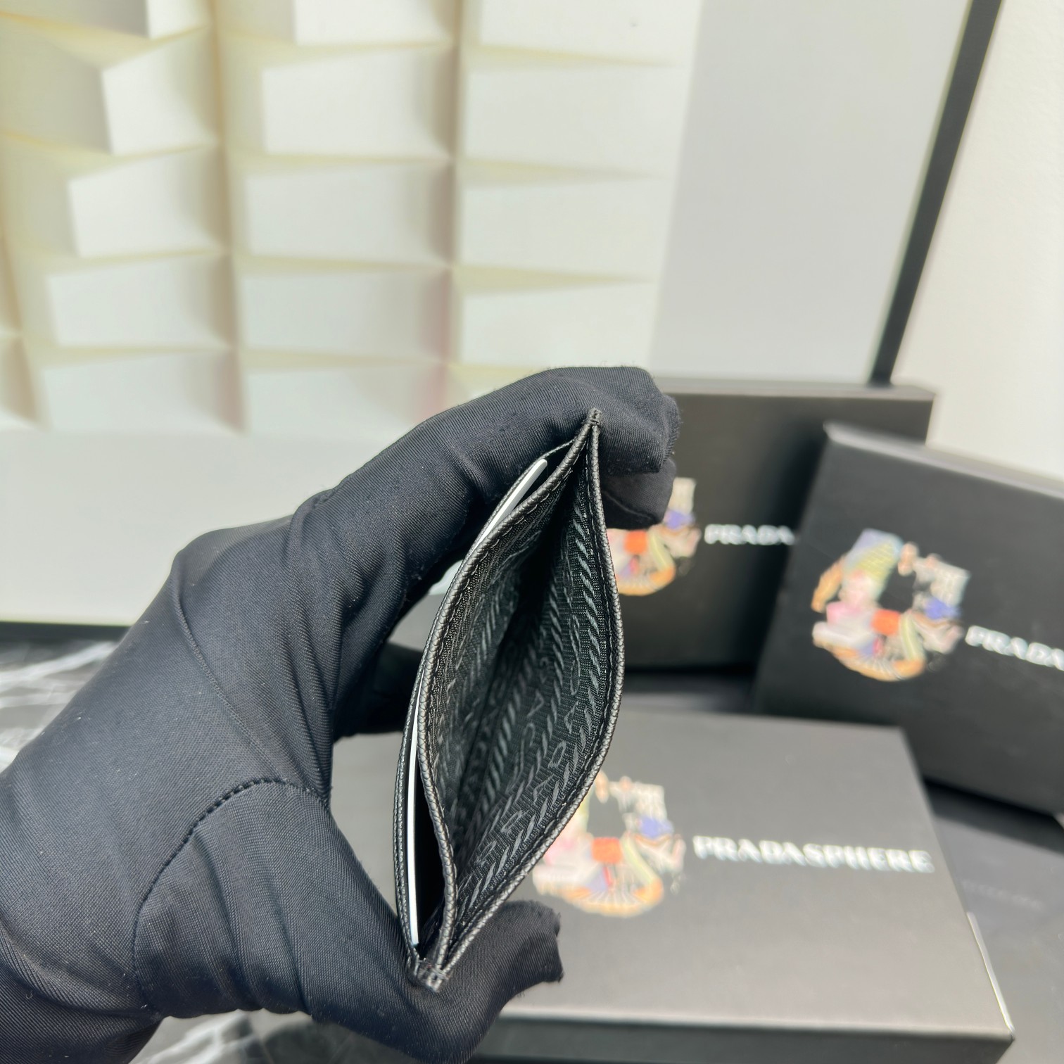 P-A Explosive leather card bag