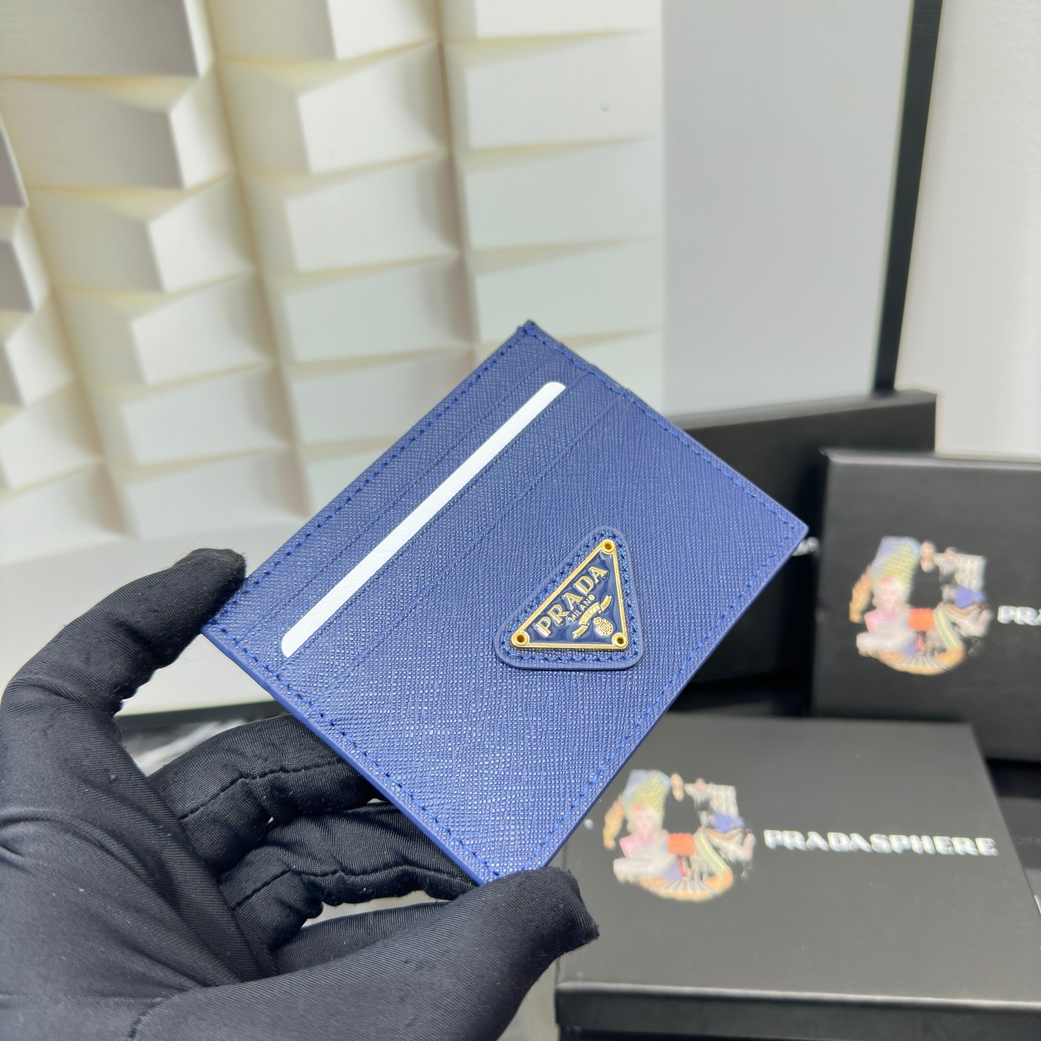 P-A Explosive leather card bag